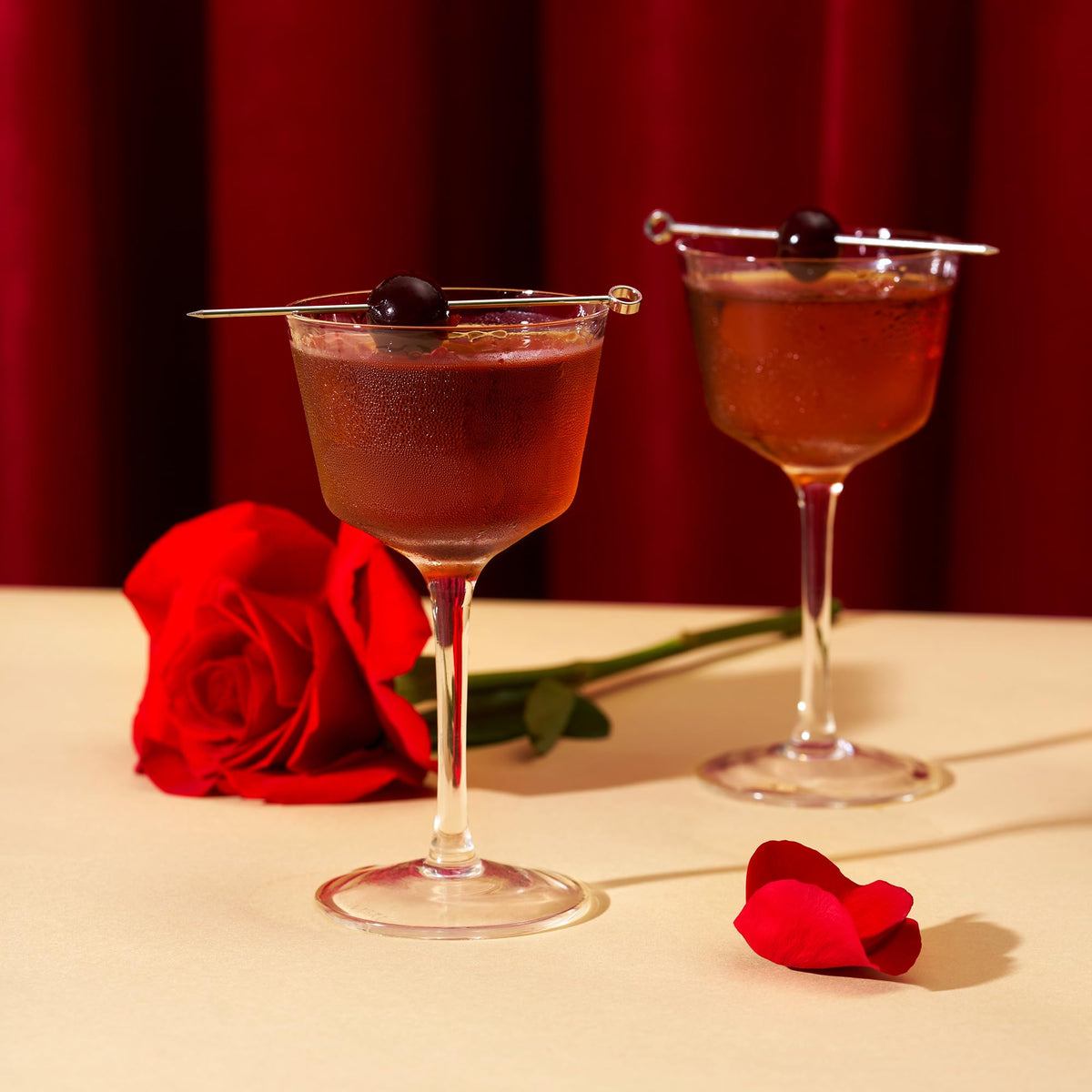 Stemmed Crystal Cocktail Glasses Set of 2 G608199