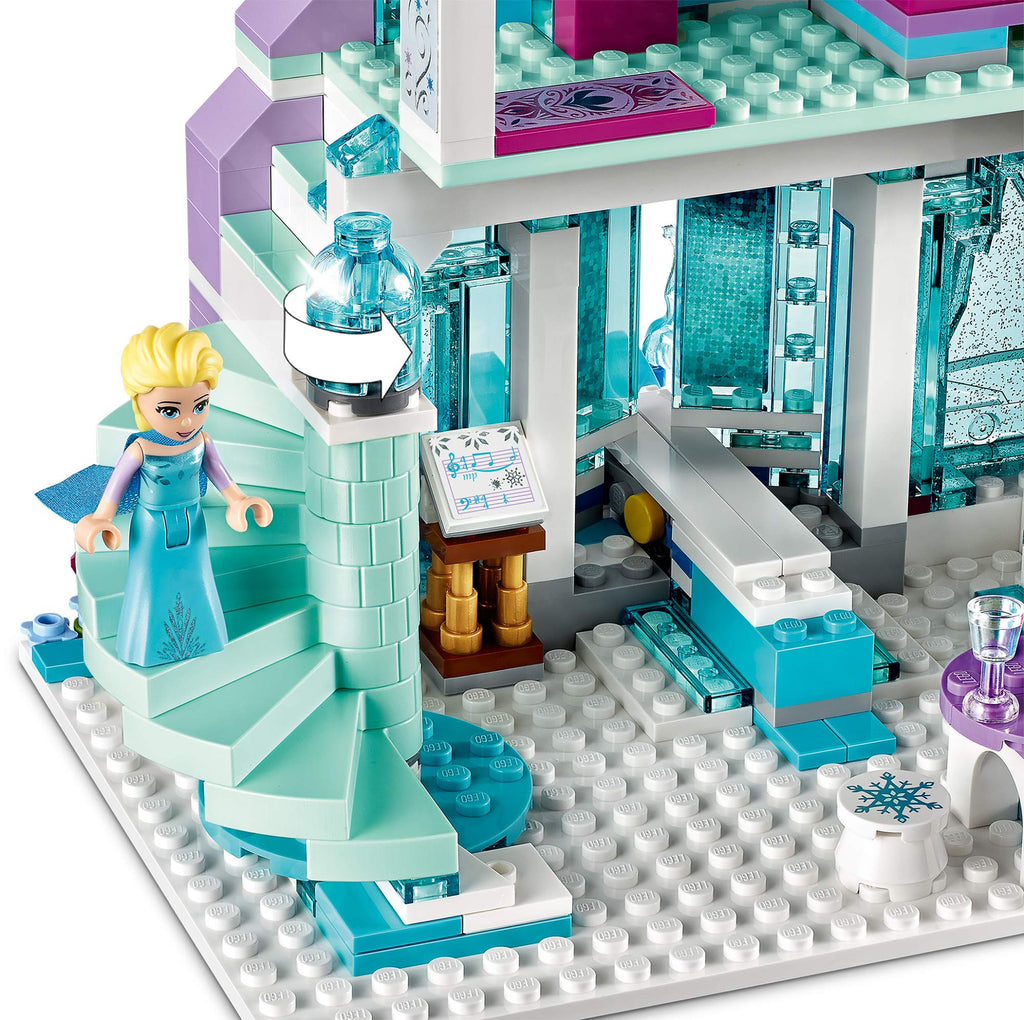 Building Kit with Mini Dolls, 701 Pieces W289853